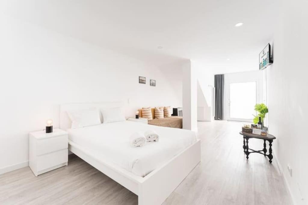 Opo - Fantastic Studio With Garden Porto Ngoại thất bức ảnh